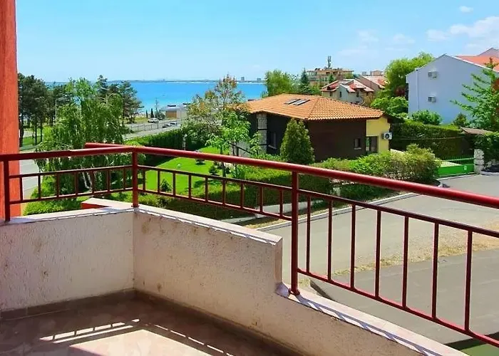 - Prestige Sea Viev Апартамент