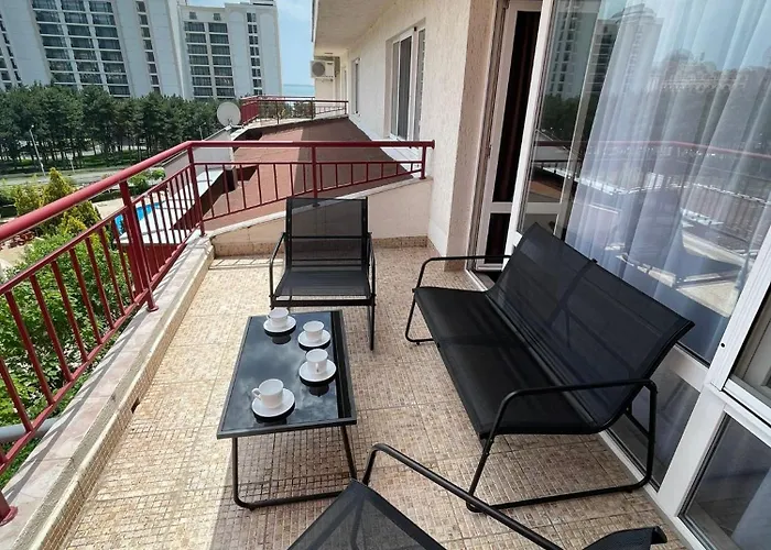 - Prestige Sea Viev Апартамент